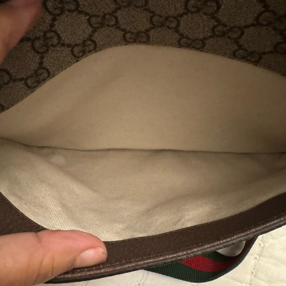 Gucci Supreme Messenger Bag 💼 needs some cleaning in inside - Picture 5 of 6